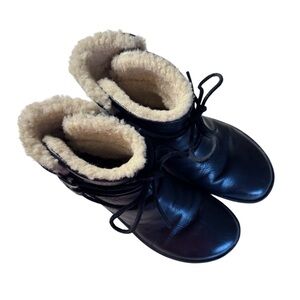 UGG Australia Caspia Black Leather Winter Ankle Boots Size 8